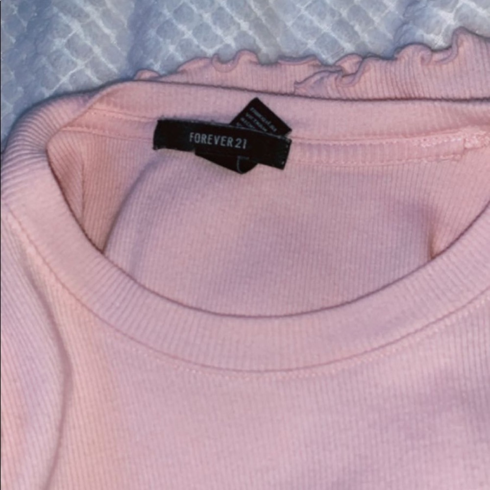 crop top - Picture 2 of 2
